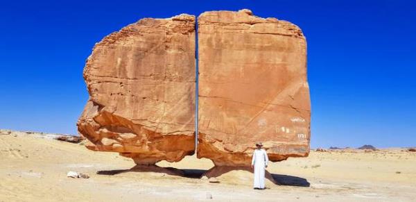 The Al Naslaa rock was discovered in the 1800s. Credit: Disdero via Wikimedia Commons