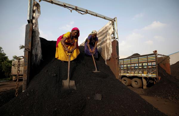 India steps up coal use to arrest outages triggered by unusually dry weather